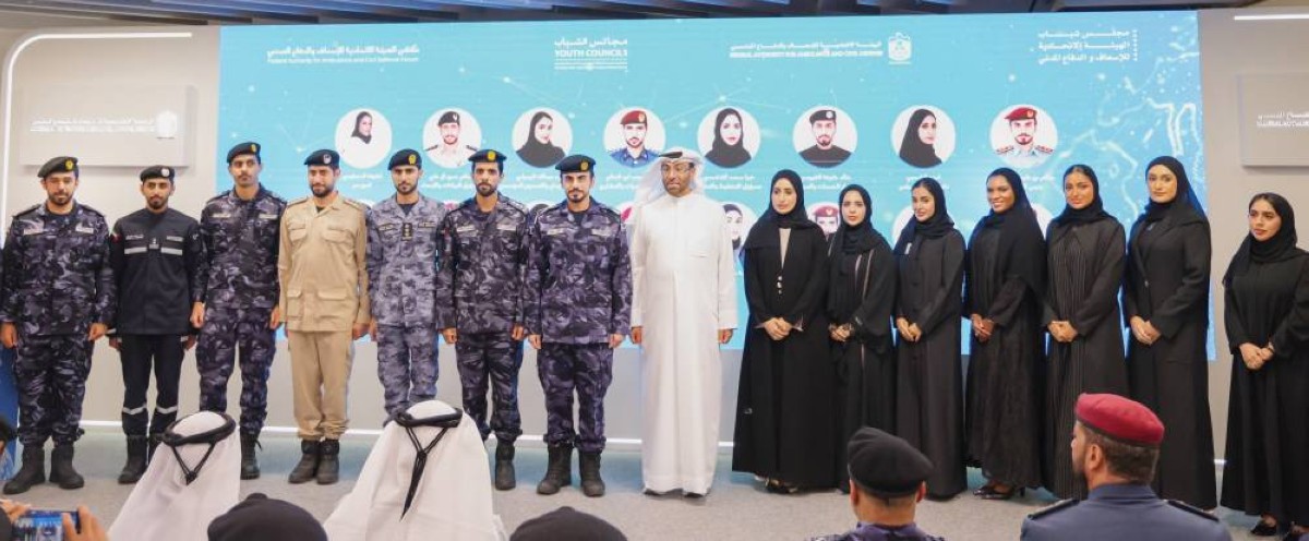 أحمد الصايغ وجانب من المشاركين في الملتقى 