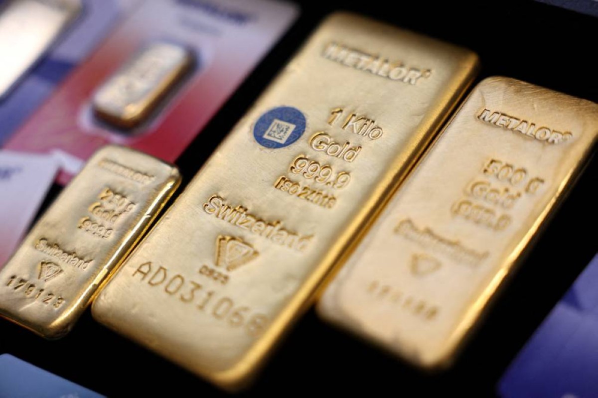 الذهب يرتفع مع انخفاض النفط والأنظار على توقعات أسعار الفائدة