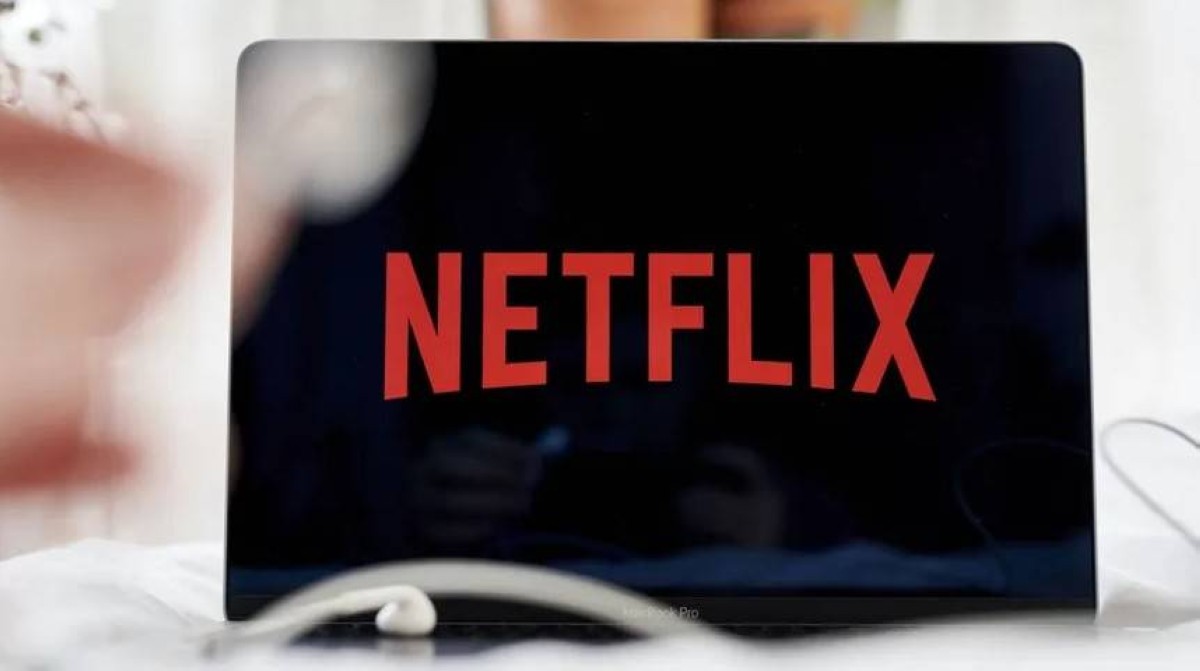سهم نتفليكس يتراجع مع تباطؤ تفاعل المشاهدين ونمو الإيرادات