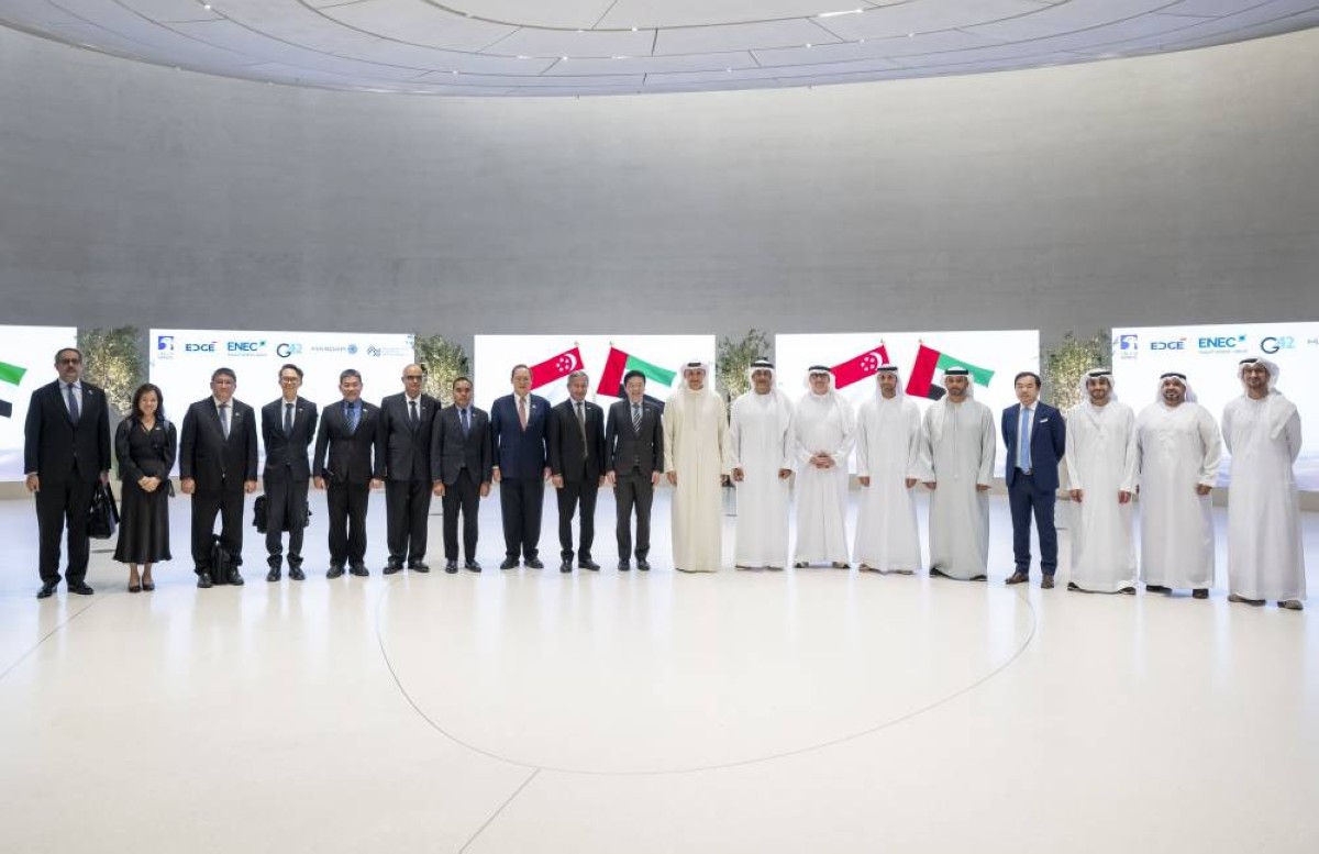 الإمارات وسنغافورة تبحثان التعاون في الذكاء الاصطناعي والطاقة