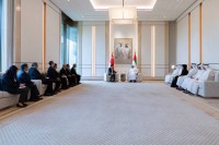 مكتوم بن محمد: الإمارات وسنغافورة نموذجان عالميان لاقتصاد لا تحدّ الجغرافيا نموّه
