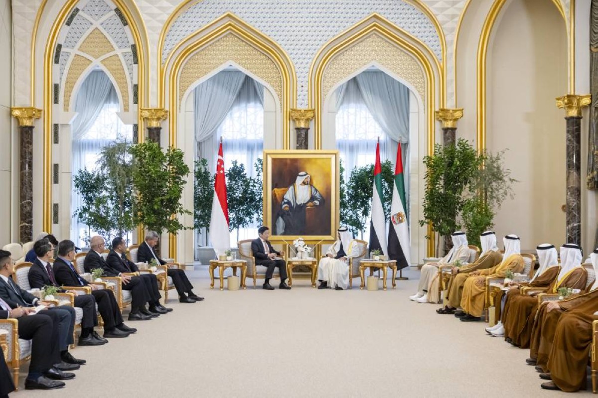 رئيس الدولة: الإمارات وسنغافورة ملهمتان بالتنمية والتعايش