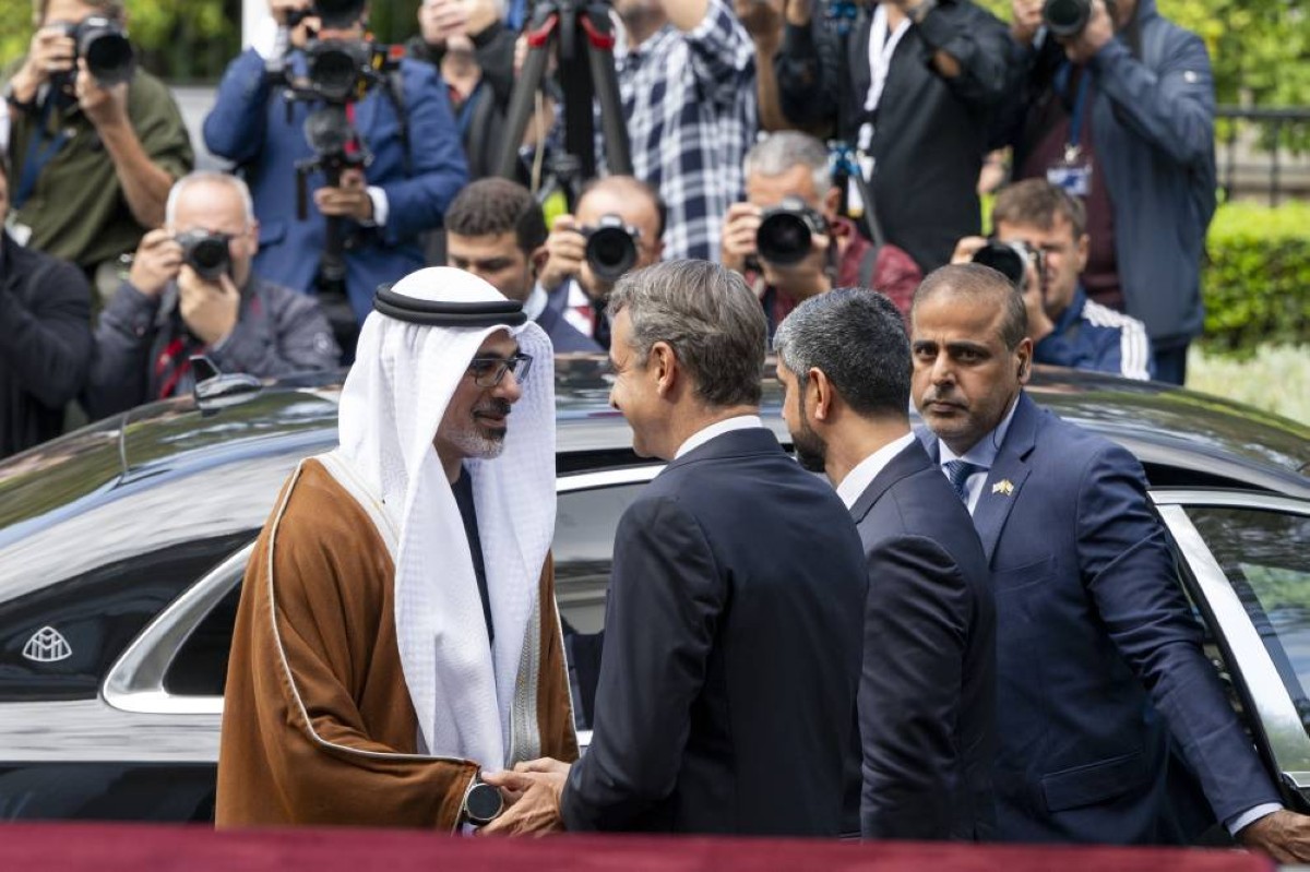 ولي عهد أبوظبي يصل إلى مقر رئاسة الوزراء في أثينا لبحث سُبل تعزيز الشراكة الإستراتيجية بين البلدين