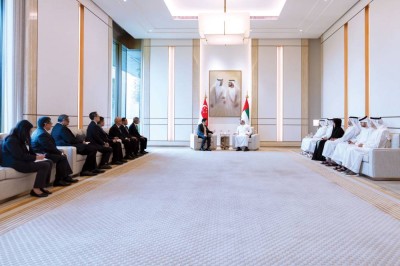 مكتوم بن محمد: دبي وسنغافورة تلتقيان في فلسفة النجاح