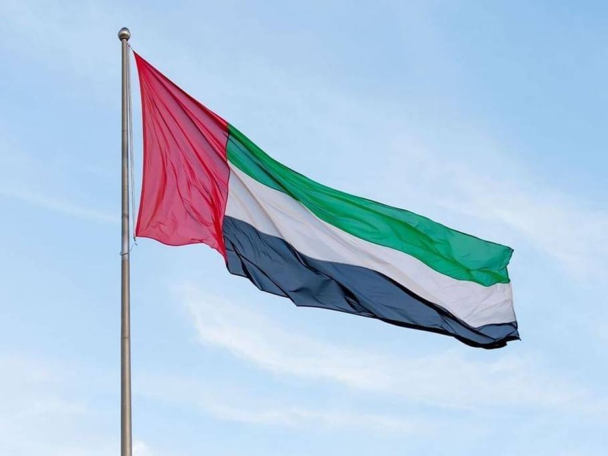 حكام الإمارات يعزون خادم الحرمين في استشهاد ضابطين إثر تحطم طائرة عمودية استطلاعية