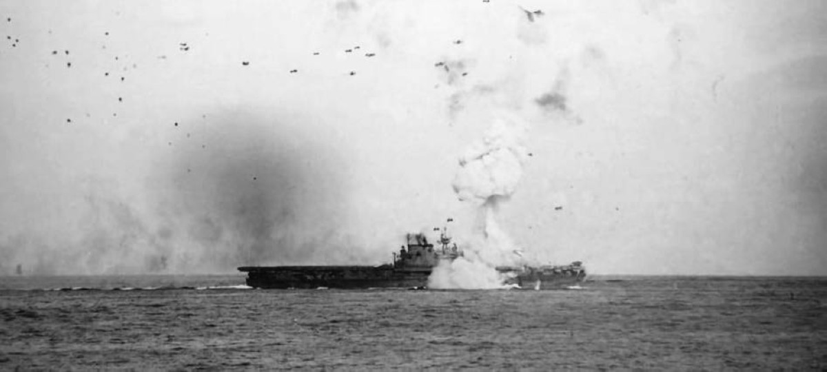 
1944
اليابان تبدأ هجمات الكاميكازي الانتحارية بالطائرات على السفن الأمريكية