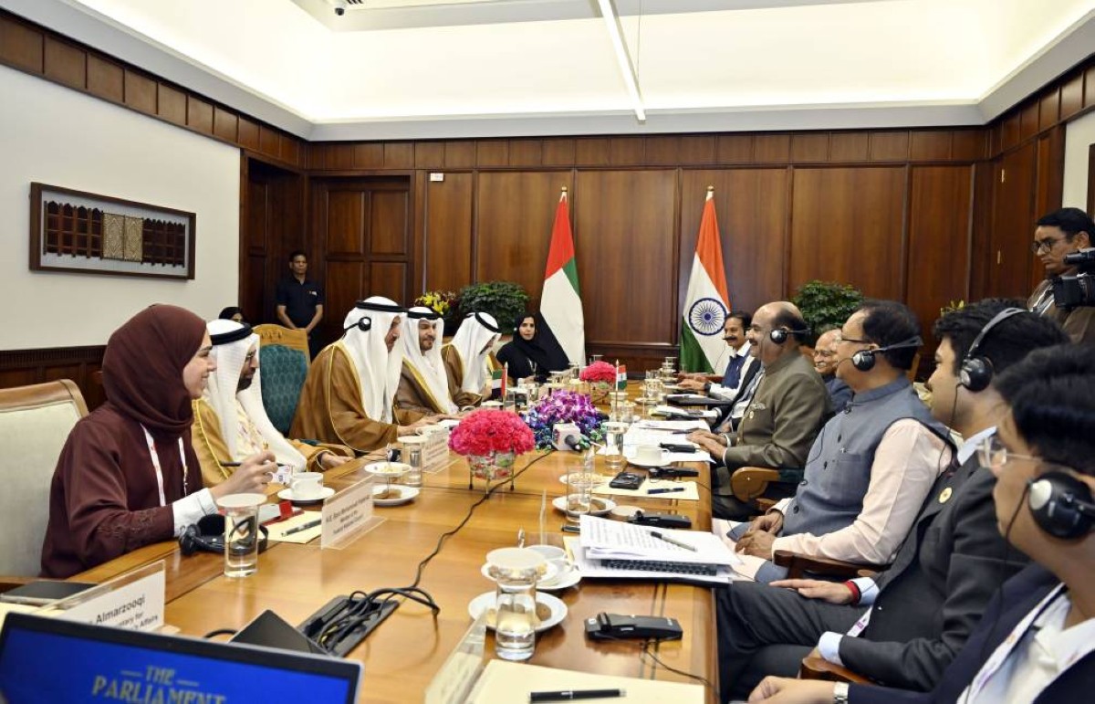 صقر غباش يبحث مع رئيس مجلس الشعب الهندي التعاون البرلماني