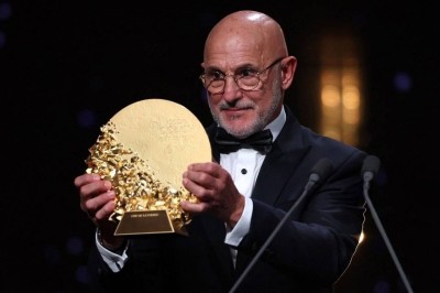 بطل المونديال يتفوق على 4 مدربين.. دي لا فوينتي الأفضل في العالم