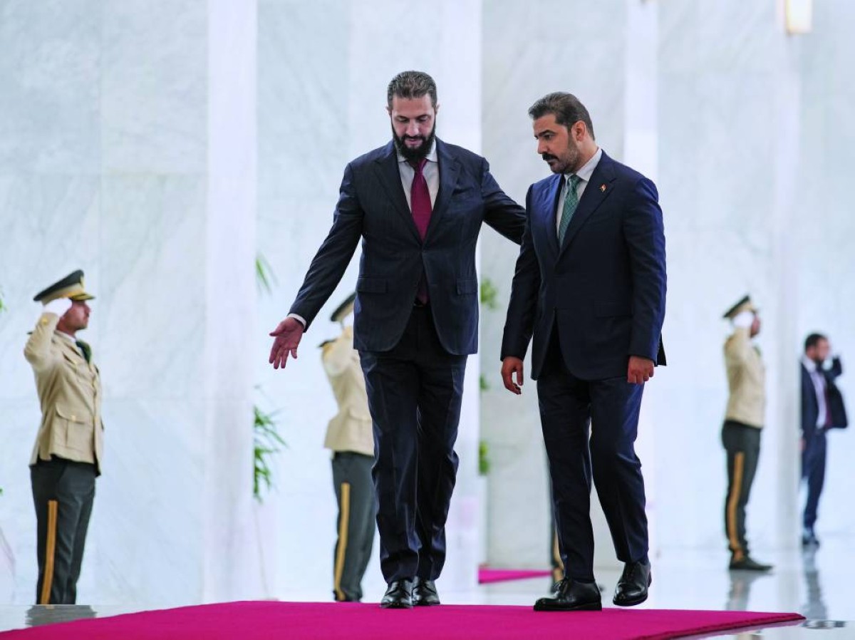 النفط والأمن يتصدران مباحثات الشرع والزيدي في دمشق