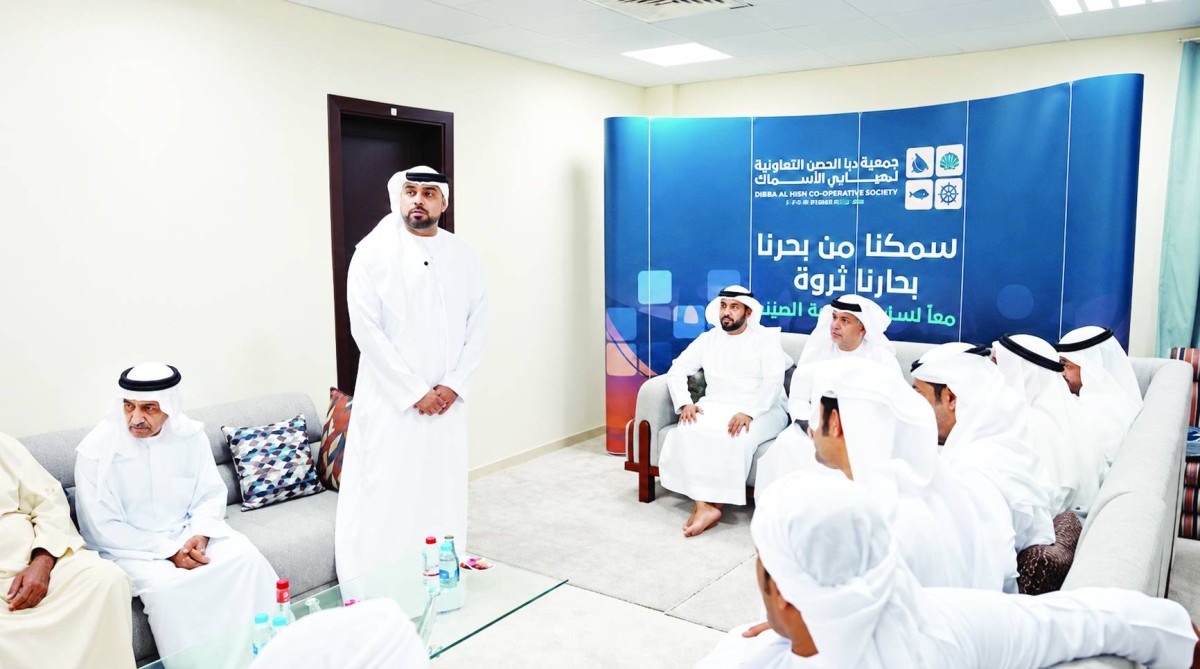 "الشارقة للثروة السمكية" توعي الصيادين بمحاذير الرحلات البحرية وسبل الوقاية