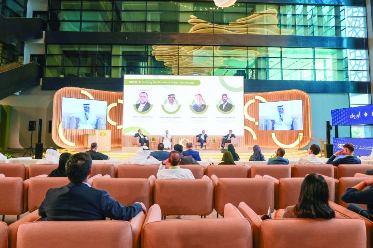 فيصل السركال متحدثاً ضمن جلسة في منتدى «الشارقة محطة المستقبل»| من المصدر