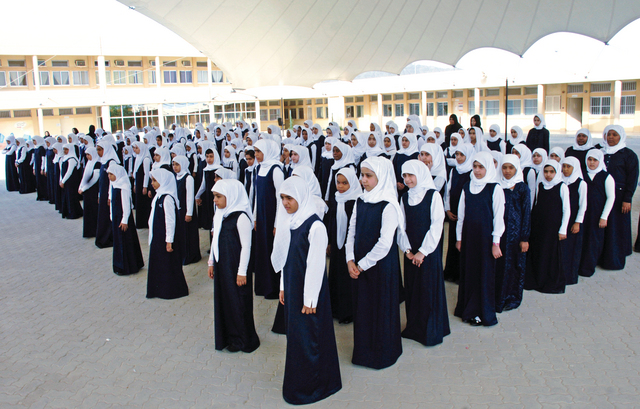 توحيد الزي في المدارس الحكومية بداية العام المقبل - عبر الإمارات