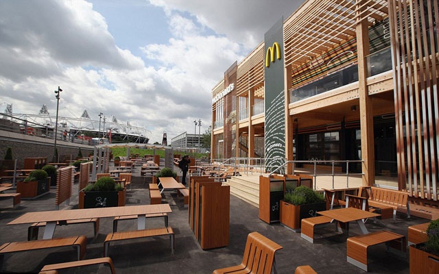 افتتاح أكبر مطعم ماكدونالدز في العالم خلال أولمبياد لندن معرض الصور البيان