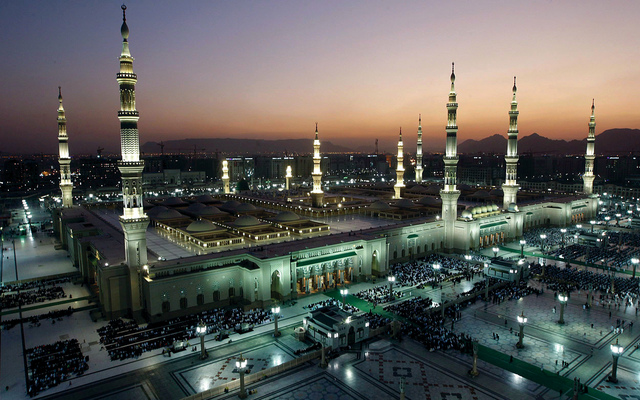 طيبة الطيبة تتلألأ ضياء في المسجد النبوي ملاحق رمضان جوامع و مواقع البيان
