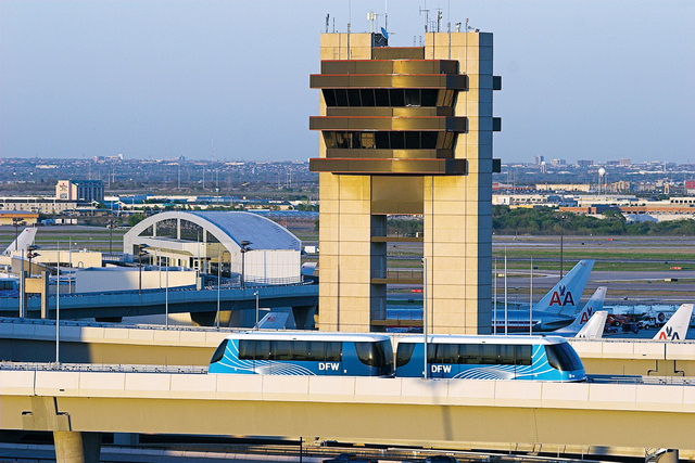 الصورة : مطار دالاس/ فورت وورث الدولي يقع على مساحة 18 ألف هكتار من الأرض	البيان