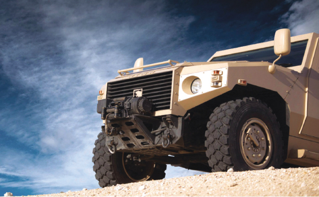 الصورة : عربة نمر العسكرية الإماراتية تتفوق على مثيلاتها في ظروف الصحراء