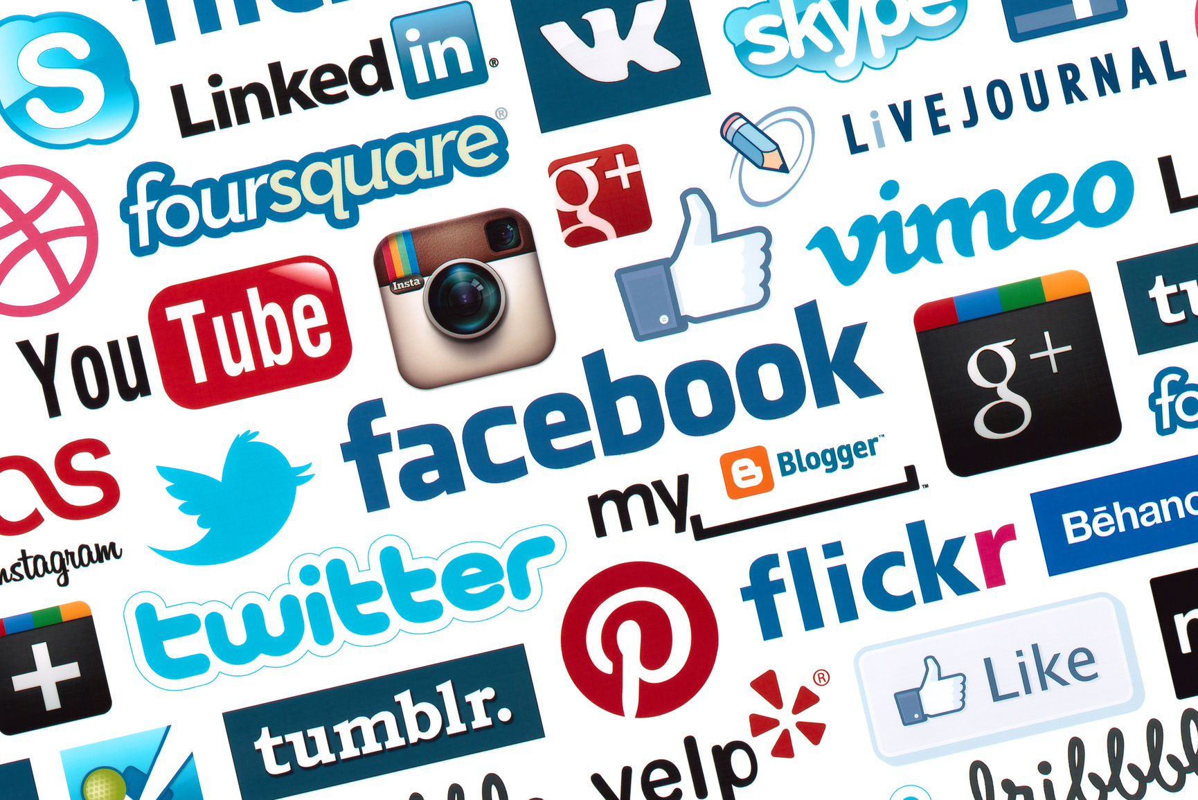 وسائل التواصل الاجتماعي تنهي زمن الخصوصية فكر وفن شرق وغرب البيان