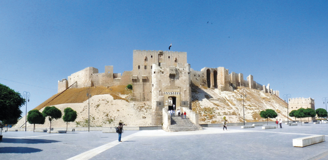 الصورة : قلعة حلب أحد صروح المدينة الأثرية المهمة  إرشيفية