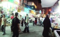 الصورة: الصورة: حركة شراء بحرينية نشطة  تمتد لـ»مولات« الجوار