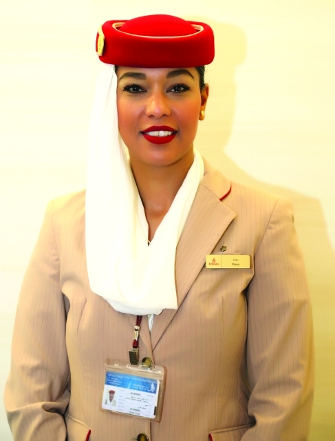 مضيفات طيران الإمارات سفيرات الكرم واللباقة فكر وفن شرق وغرب البيان