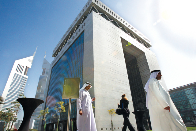 الصورة : القانون الجديد يستهدف تطوير البيئة التنظيمية والقانونية لمركز دبي المالي العالمي    	  أرشيفية