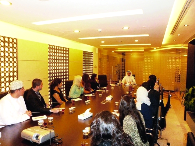الصورة : خلال  إحدى الدورات 	التدريبية للبرنامج في دبي البيان