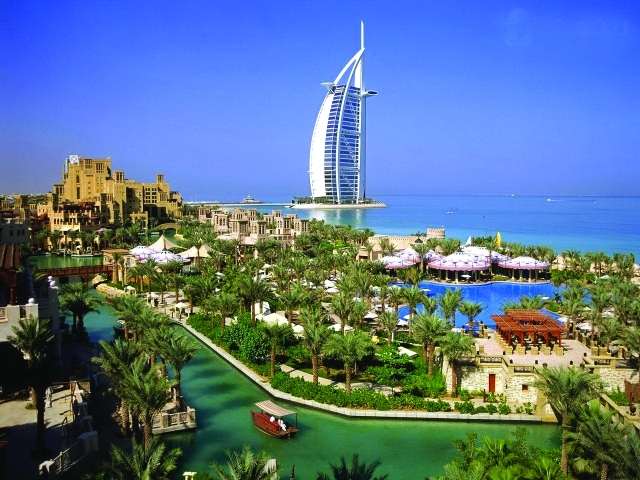 الصورة : دبي تتأهب لطفرة سياحية مع استضافة اكسبو    	 البيان