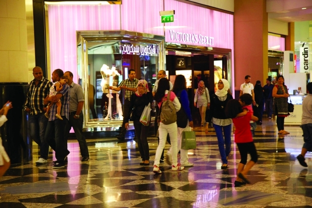 الصورة : التسوق حتى الصباح في عيد دبي