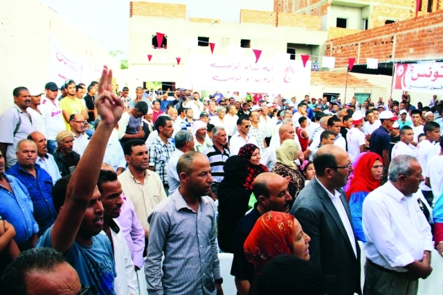 الصورة : تجمع انتخابي لحركة نداء تونس في إطار الحملة الانتخابية للتشريعيات				                 البيان