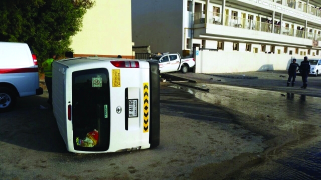 الصورة : تدهور الحافلة نتيجة لانحرافها المفاجئمن المصدر