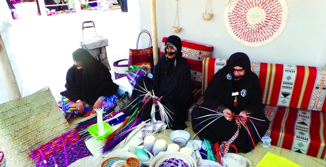 الصورة : روح الماضي الإماراتي في القرية التراثية.. حرف وتقاليد وأكلات