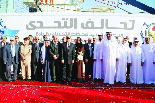 الصورة : صورة جماعية للوفد الإعلامي الإماراتي خلال زيارته مشروع قناة السويس