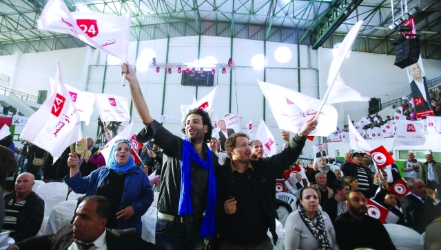 الصورة : تجمعات انتخابية في اللحظات الأخيرة قبل الاقتراع - رويترز
