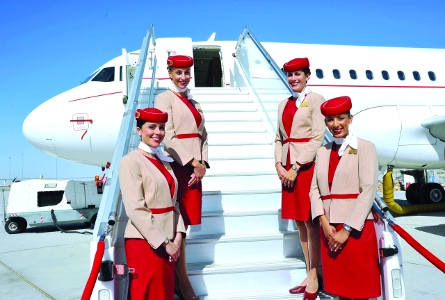 الإمارات للطيران الخاص تكشف عن زي مضيفاتها في ميبا 2014 