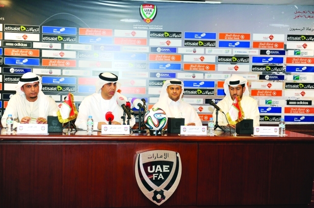 الصورة : علي حمد ومهدي علي وحسن العبدولي وحسن إسماعيل خلال المؤتمر الصحفي -    البيان
