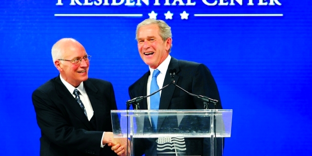 الصورة : بوش وتشيني انتهكا القانون الدولي بالتعذيب	ــ	أرشيفية