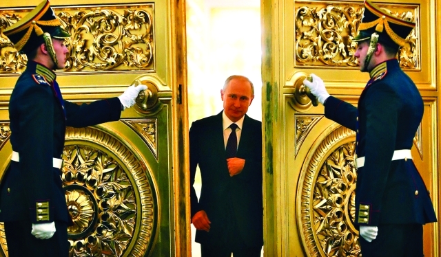 الصورة : بوتين وضع العالم أمام طريق مسدود في القرم     	  أرشيفية