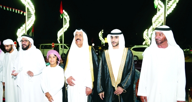 الصورة : سعيد المهيري والعريس وأحمد الجابر وناصر الجابر وخالد بن أحمد بن سالم القاسمي