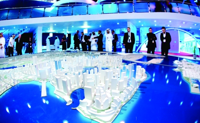 الصورة : المشاريع الكبيرة والإمكانات الضخمة يستعرضها مجلس أبوظبي للتخطيط العمراني  في المعرض - البيان