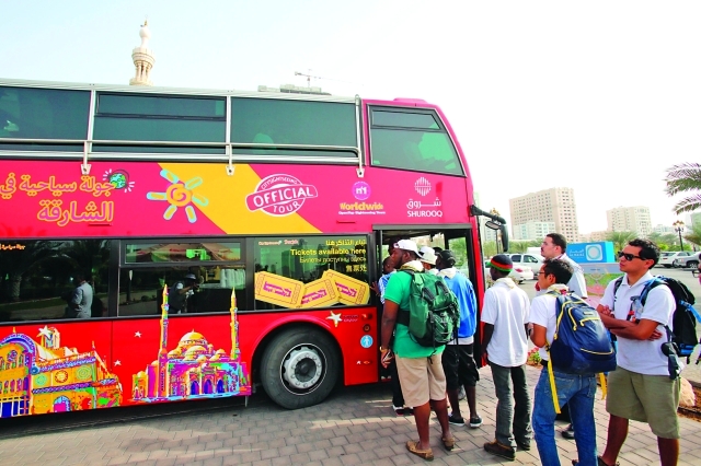 الصورة : حافلات الجولات السياحية في الشارقة
