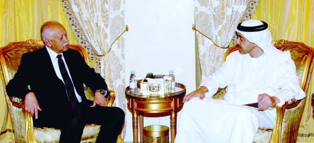 الصورة : عبدالله بن زايد يلتقي وزير خارجية اليمن   ــ   وام