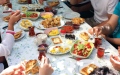 الصورة: الصورة: وجبات الأسرة المصرية.. تعاون وتكافل