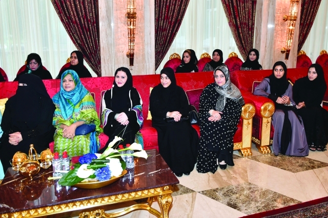 الصورة : عدد من بنات الإمارات في هيئة الصحة