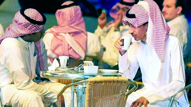 الصورة : جلسة رمضانية بمقهى في حائل