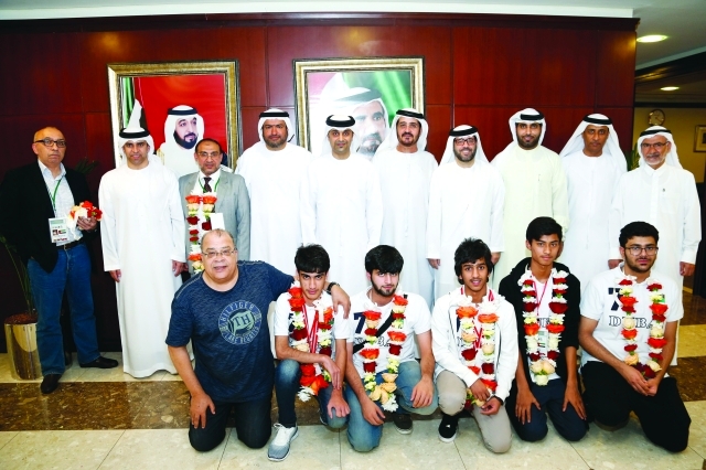 الصورة : ■ المدفع والبناي والحضور مع أبطال دبي  |   تصوير عبد الحنّان مصطفى