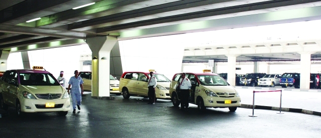 الصورة : ■ "تاكسي دبي" تقدم خدمة للمسافرين بالتعاون مع المطارات  |  من المصدر