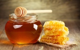 الصورة: الصورة: العسل.. فوائد مذهلة ومنافع لا تعرفينها!