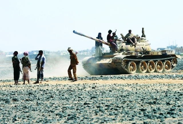 الصورة : ■ مقاتلون من المقاومة على خط الجبهة في مأرب على مشارف صنعاء  |  رويترز