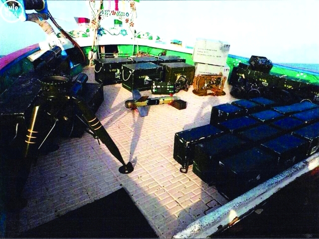 الصورة : Ⅶ وأنواع أخرى من الأسلحة المضبوطة على ظهر السفينة  |  أرشيفية