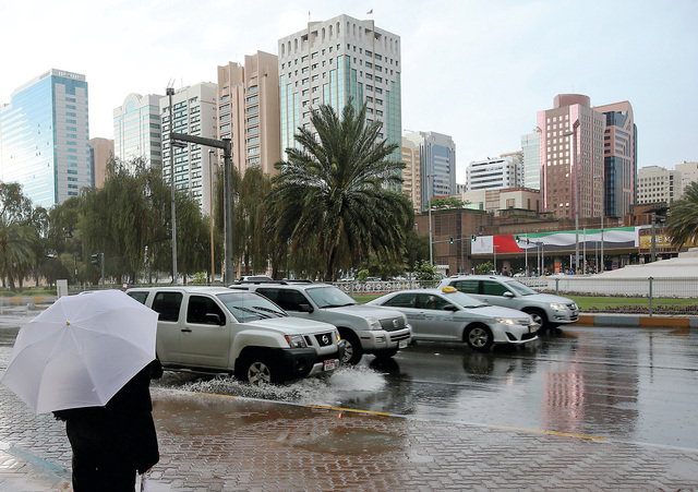 الصورة : امطار في ابوظبي | تصوير مجدي اسكندر